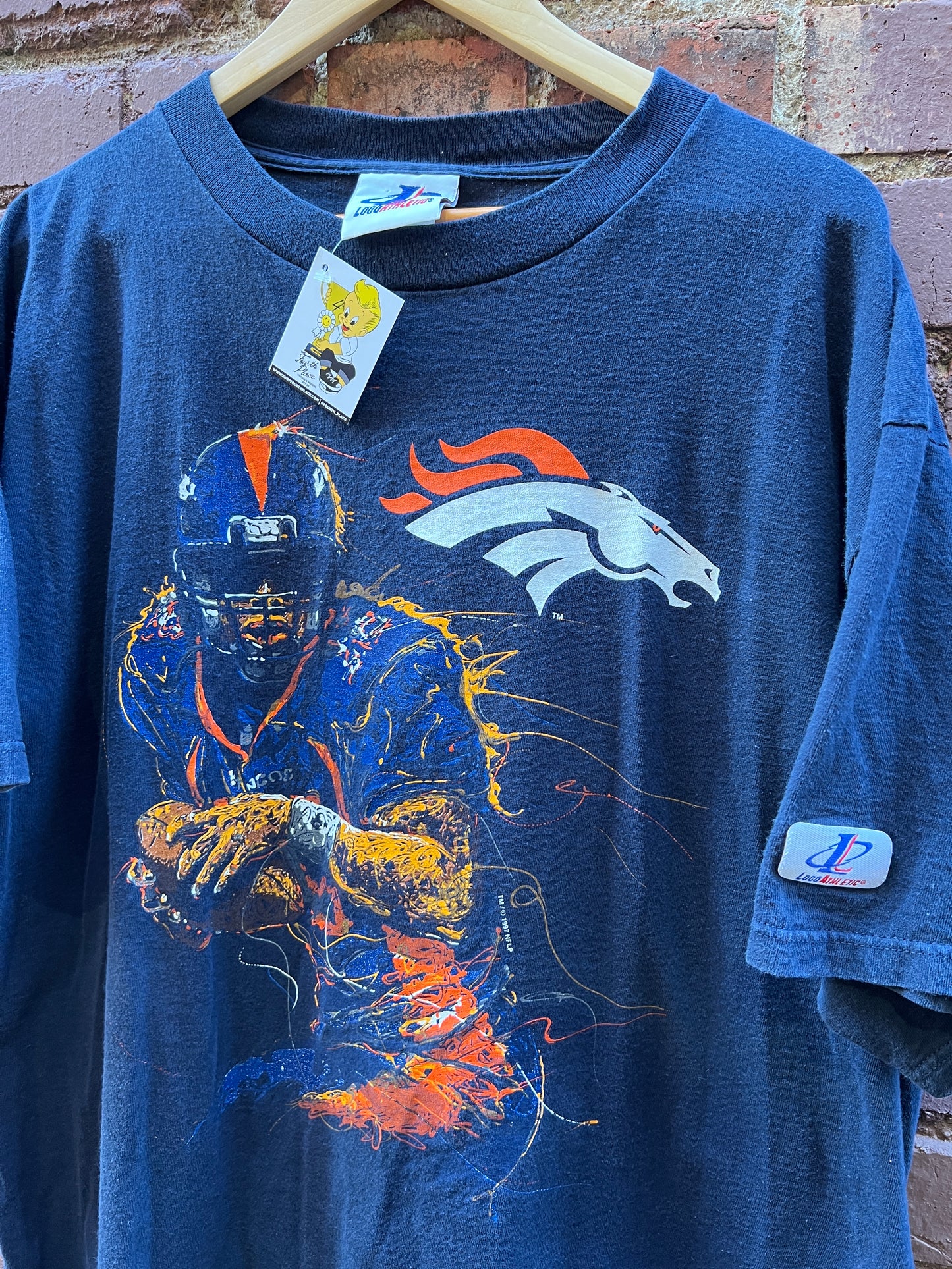 Denver Broncos Art Tee - Sz XL - Logo7 Abstract running back T-Shirt