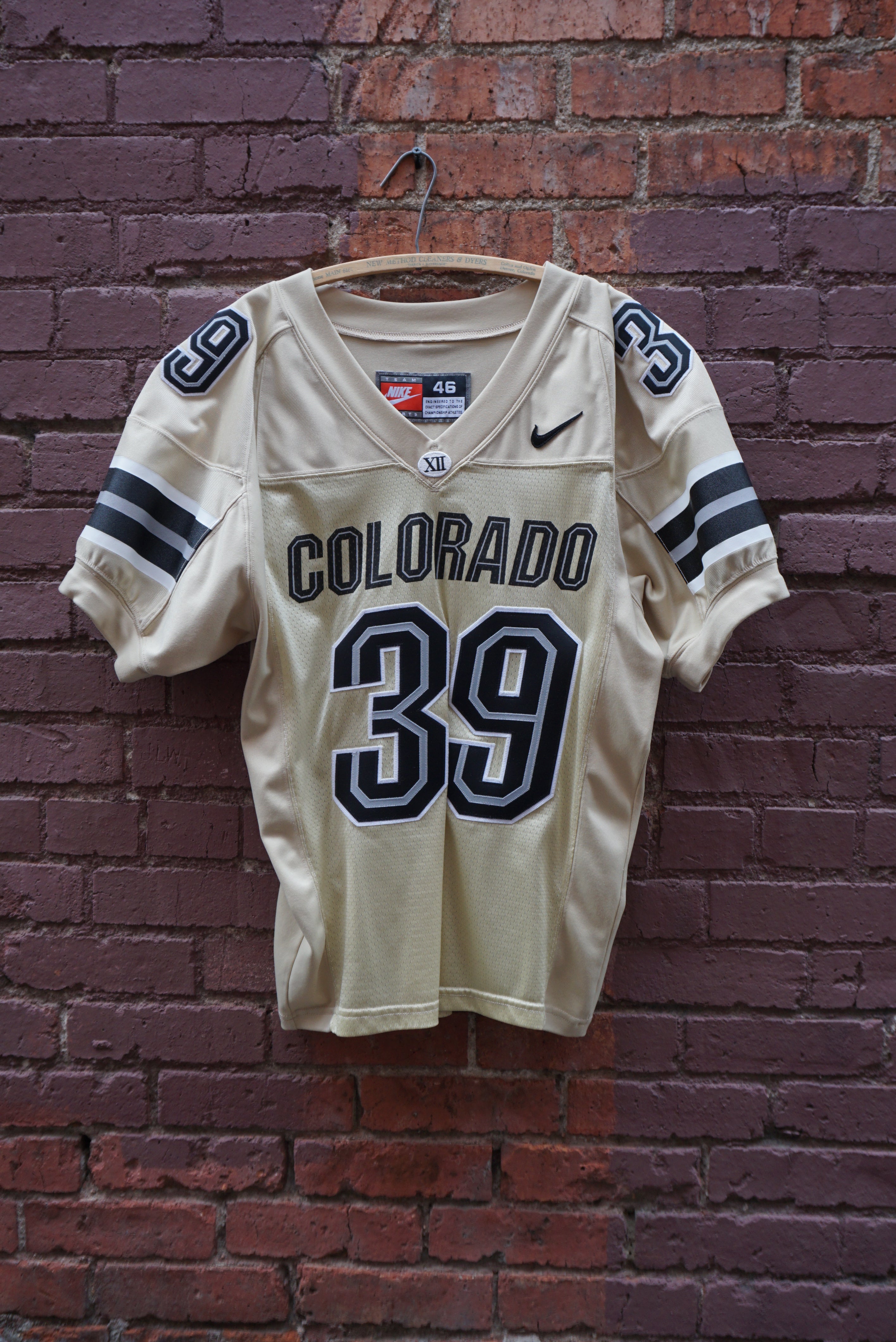 Vintage Colorado Buffaloes Nike Jersey Size Small – Yesterday's Attic